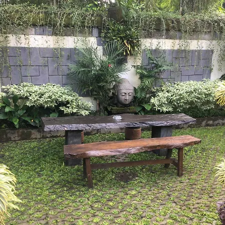Golden Garden Guesthouse